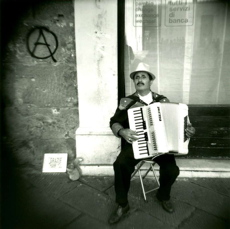 Accordian-Player-Rome---Version-2